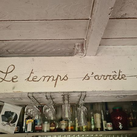Le Mazet Des Beaujots Hotell Monteux Exteriör bild