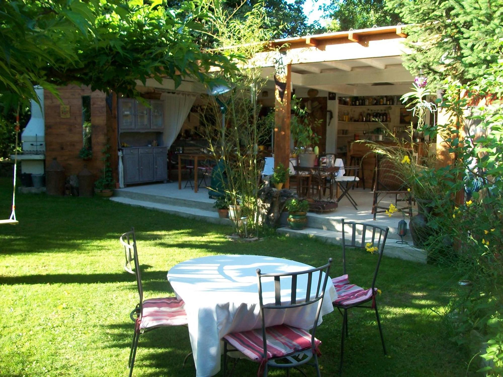 Le Mazet Des Beaujots Hotell Monteux Exteriör bild