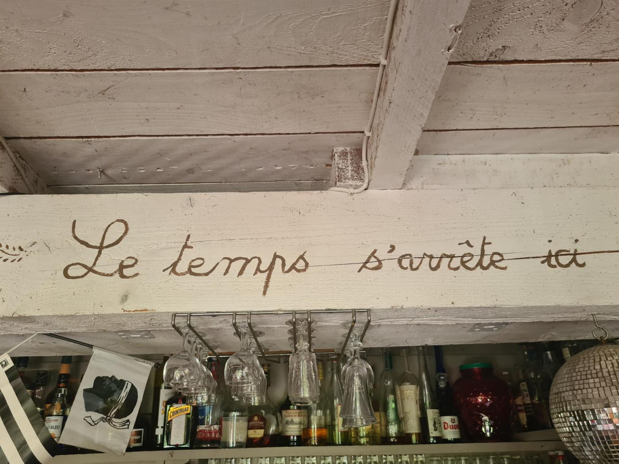 Le Mazet Des Beaujots Hotell Monteux Exteriör bild