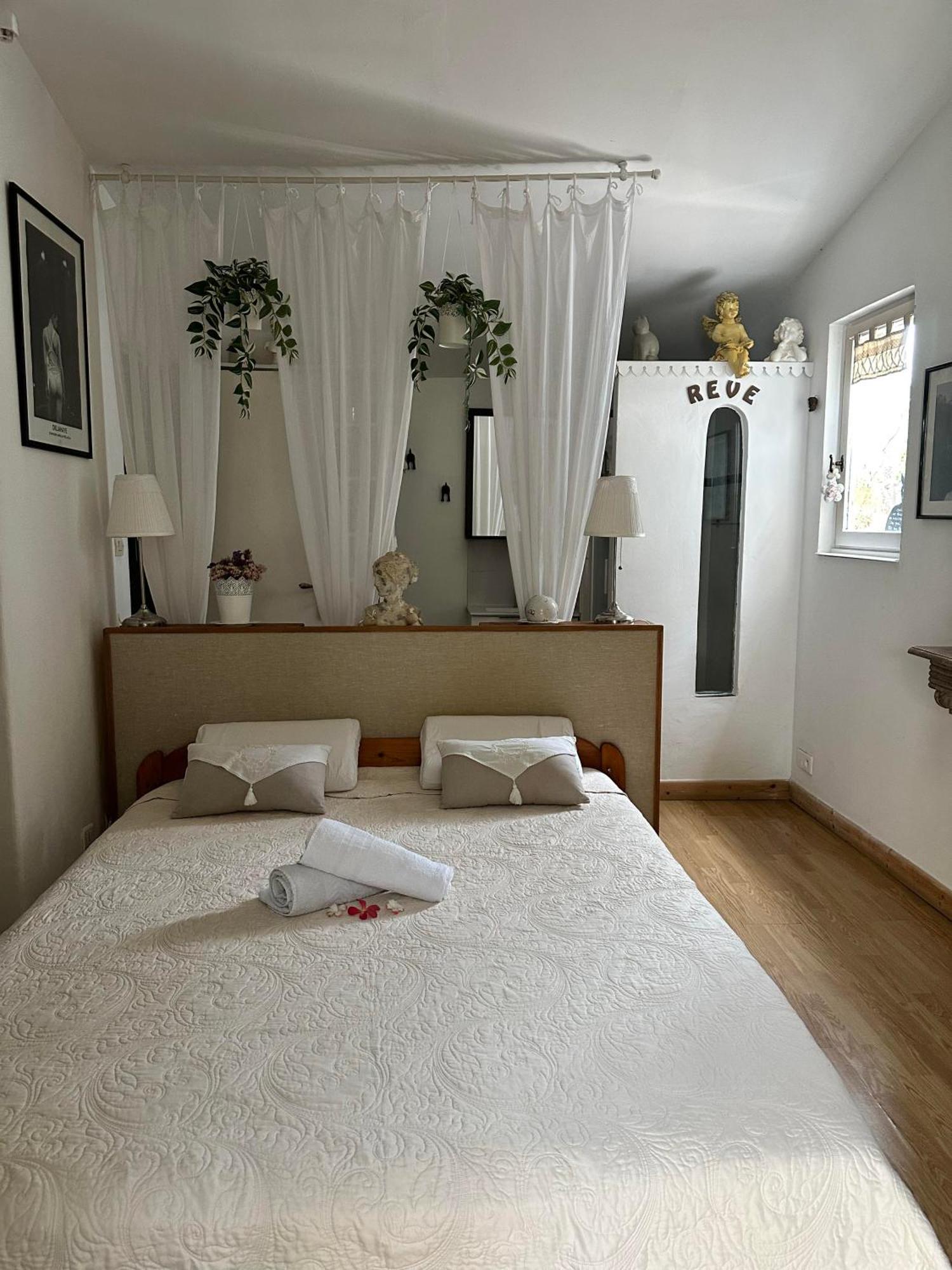 Le Mazet Des Beaujots Hotell Monteux Exteriör bild