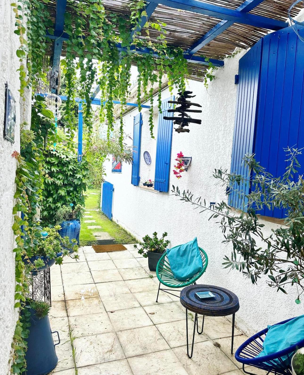 Le Mazet Des Beaujots Hotell Monteux Exteriör bild