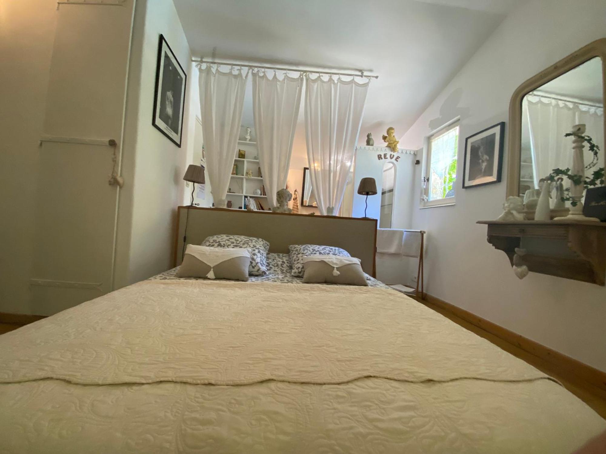 Le Mazet Des Beaujots Hotell Monteux Exteriör bild