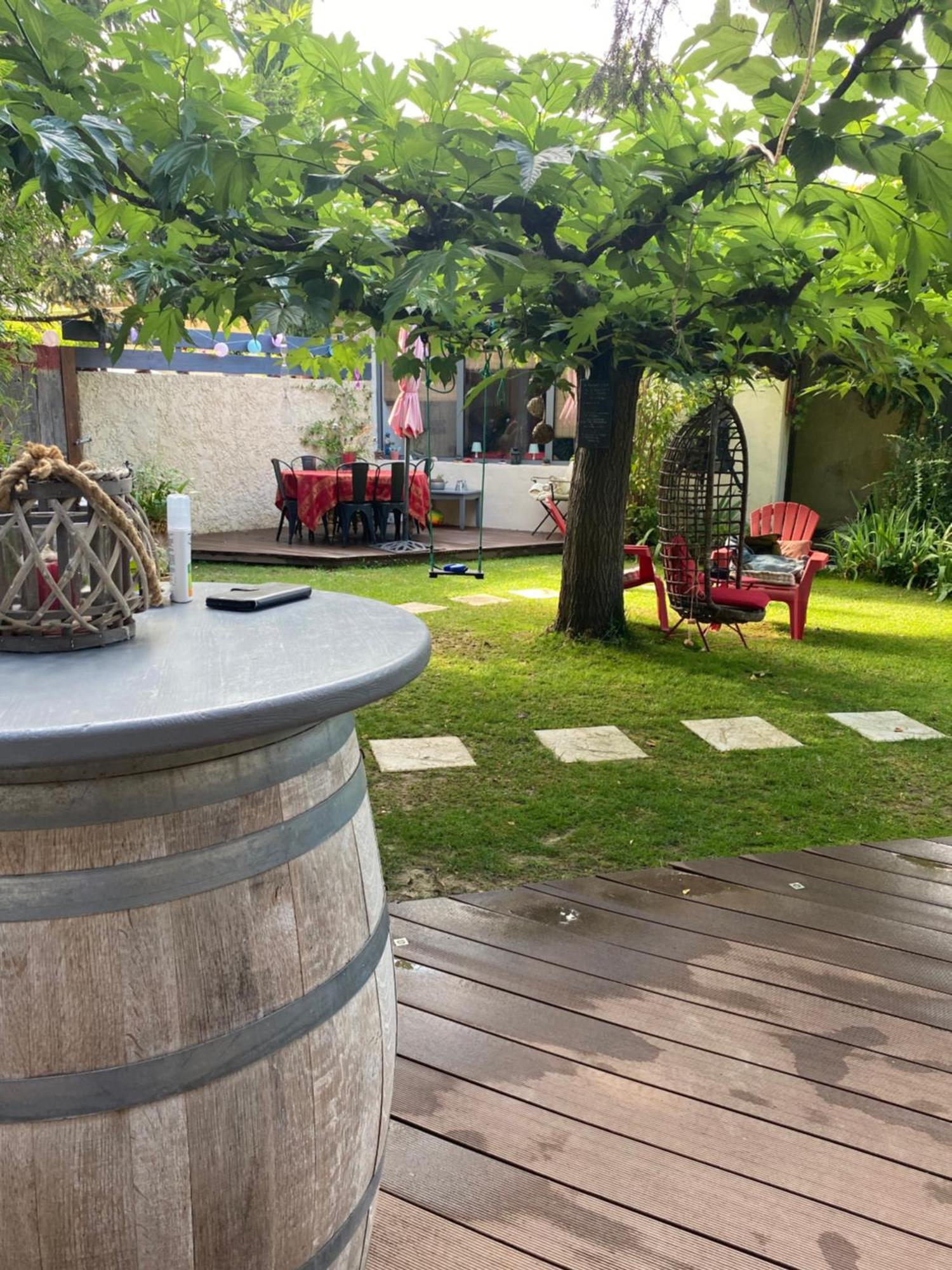 Le Mazet Des Beaujots Hotell Monteux Exteriör bild