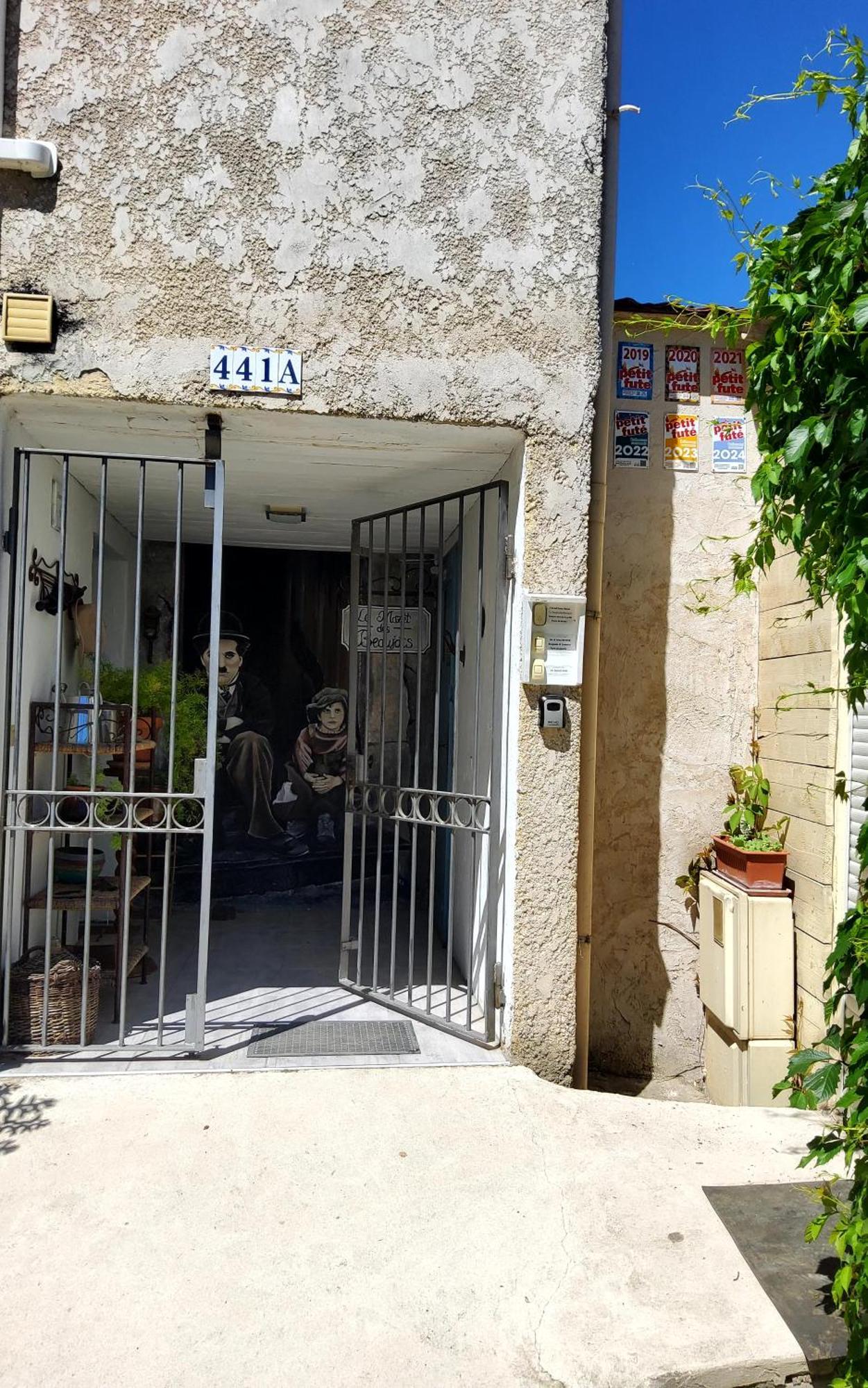 Le Mazet Des Beaujots Hotell Monteux Exteriör bild