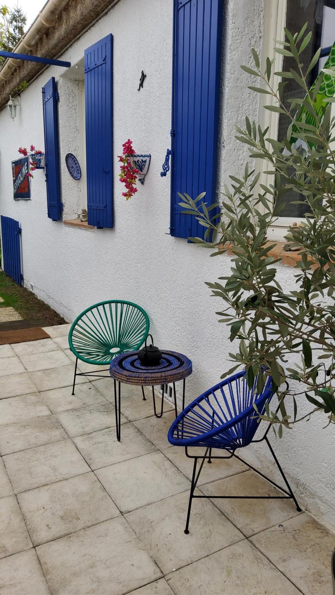 Le Mazet Des Beaujots Hotell Monteux Exteriör bild